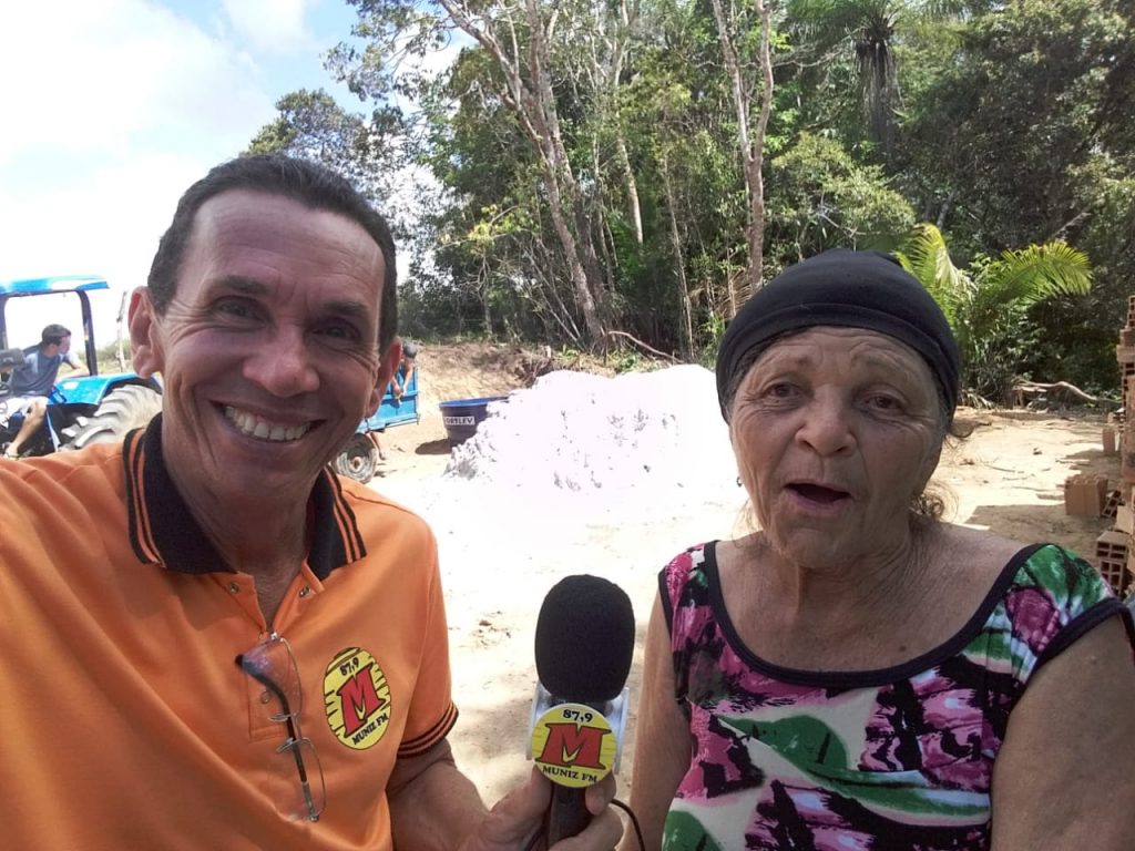 IDEVAJ EM MAIS UMA OBRA SOCIAL, DESTA VEZ A CASA DA SENHORA MIÚDA DA 7 VOLTAS ZONA RURAL DO MUNICIPIO.