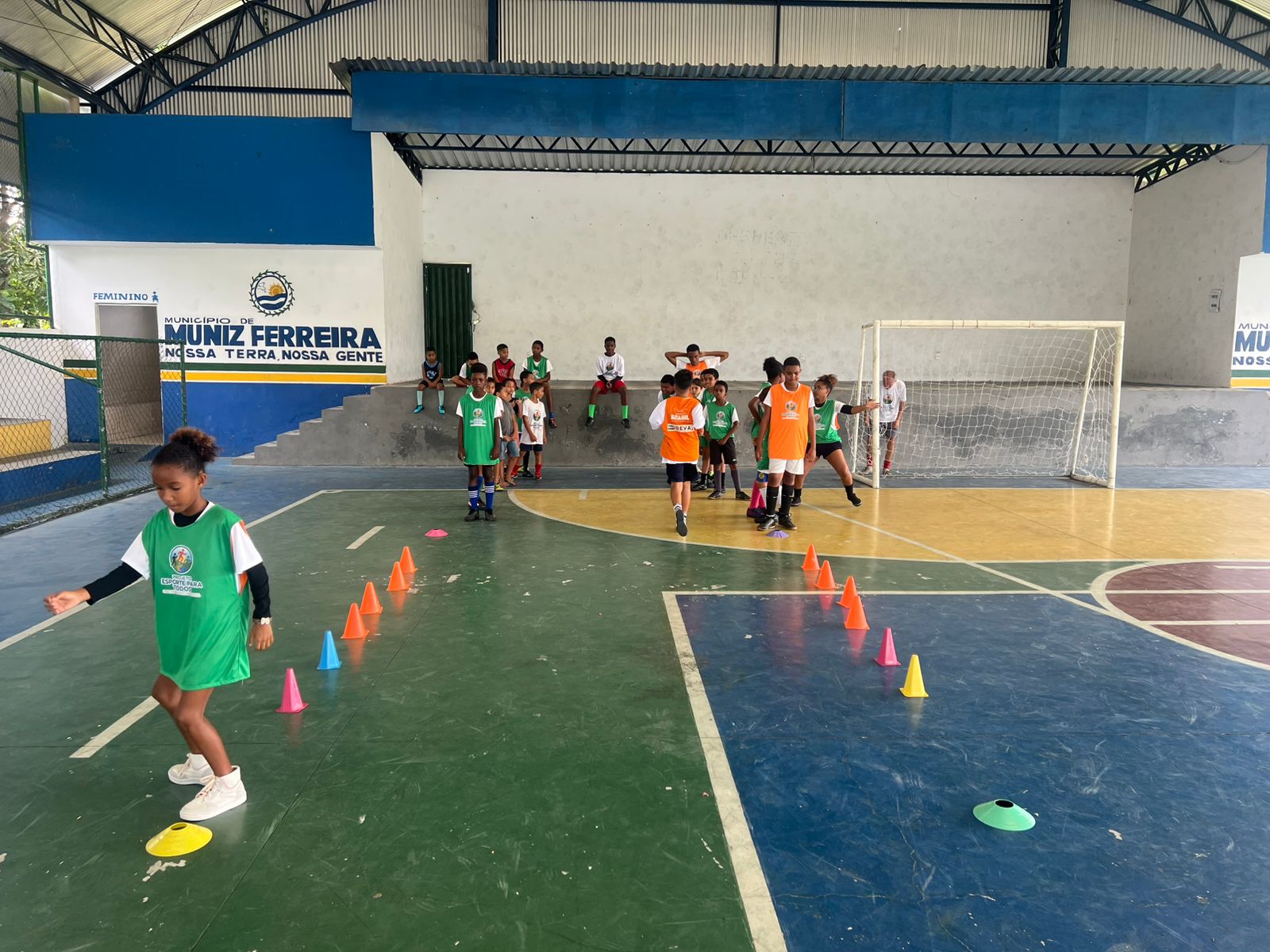 Sábado de muito futebol e integração no Projeto Esportes para Todos