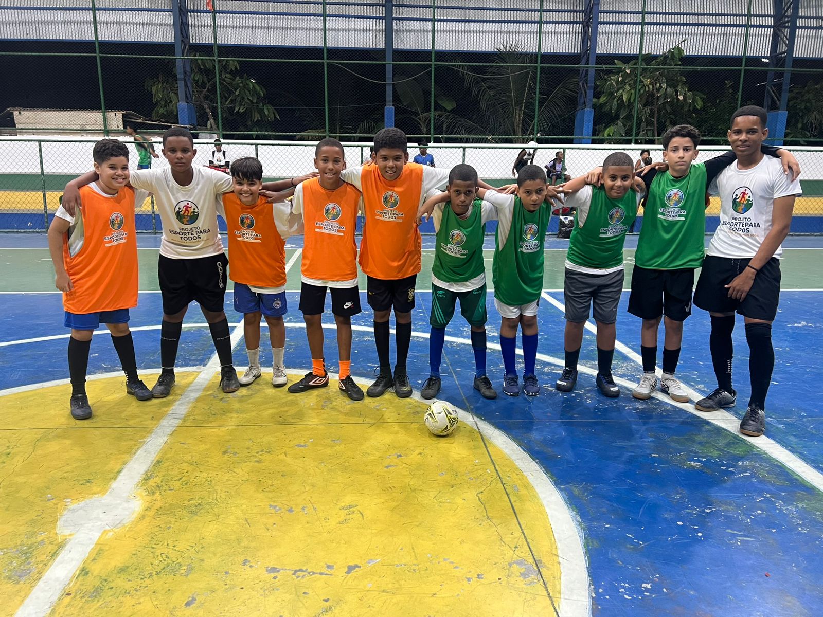 Escolinha de Futebol fortalece inclusão social e formação cidadã no Projeto Esportes para Todos