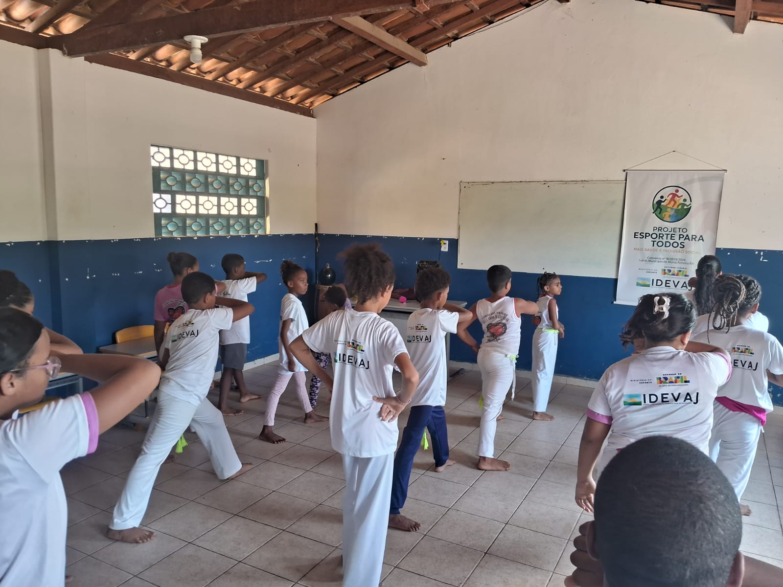 Capoeira fortalece valores e mantém Projeto “Esporte para Todos”