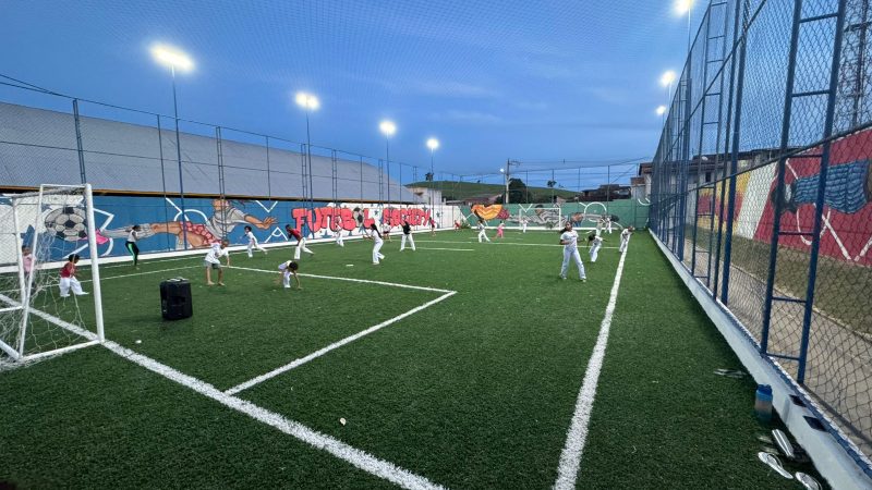 Capoeira segue com aulas ao ar livre e evolução dos alunos do projeto