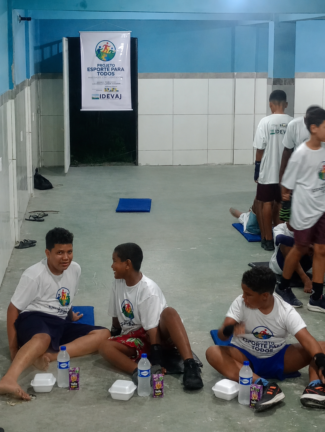 Boxe fortalece a saúde e a autoestima dos participantes do Projeto IDEVAJ