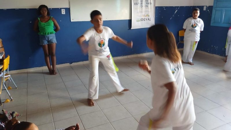 Projeto IDEVAJ amplia oportunidades através das aulas gratuitas de Capoeira