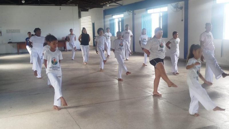 Capoeira promove saúde e qualidade de vida para participantes do Projeto IDEVAJ