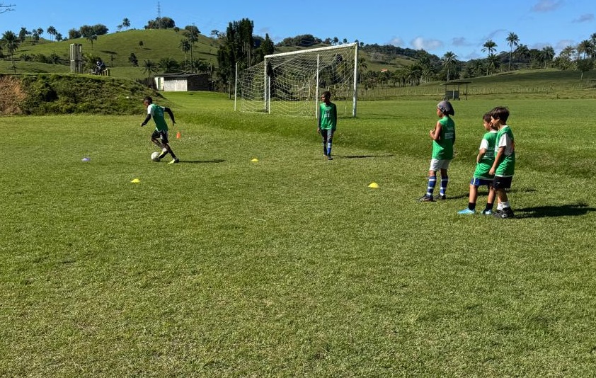 Escolinha de Futebol transforma esporte em ferramenta de cidadania