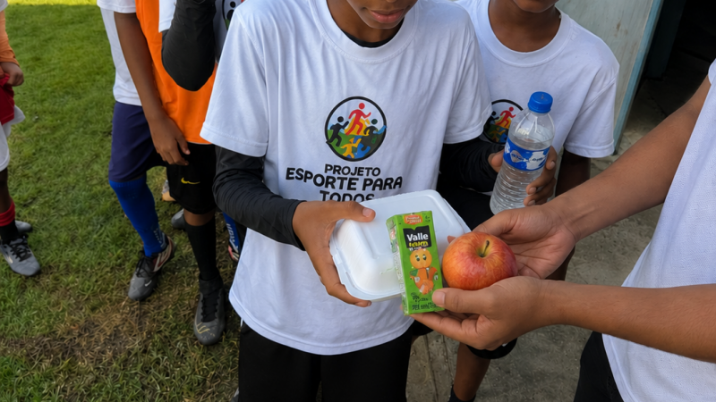 Projeto Esportes para Todos incentiva hábitos saudáveis através do futebol